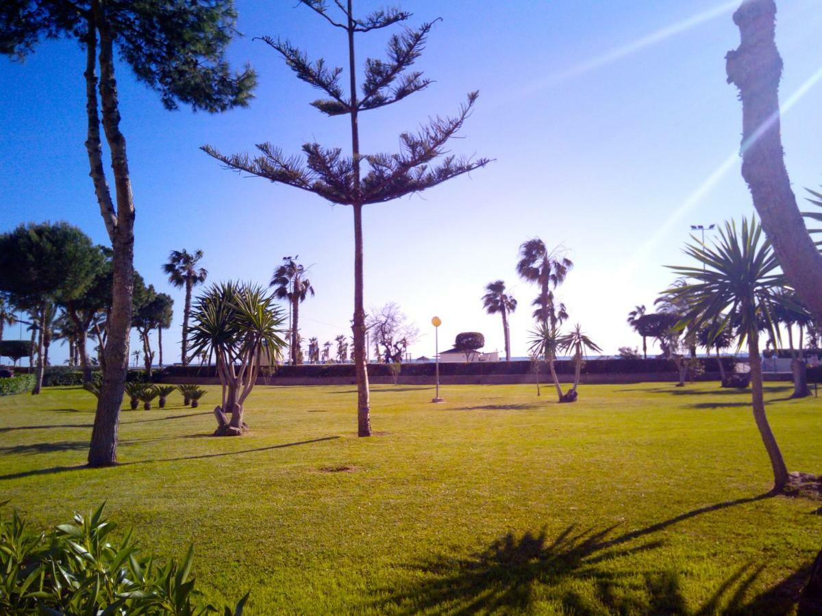 Playa La Cala In Front Of The Beach Free Parking Málaga Eksteriør bilde