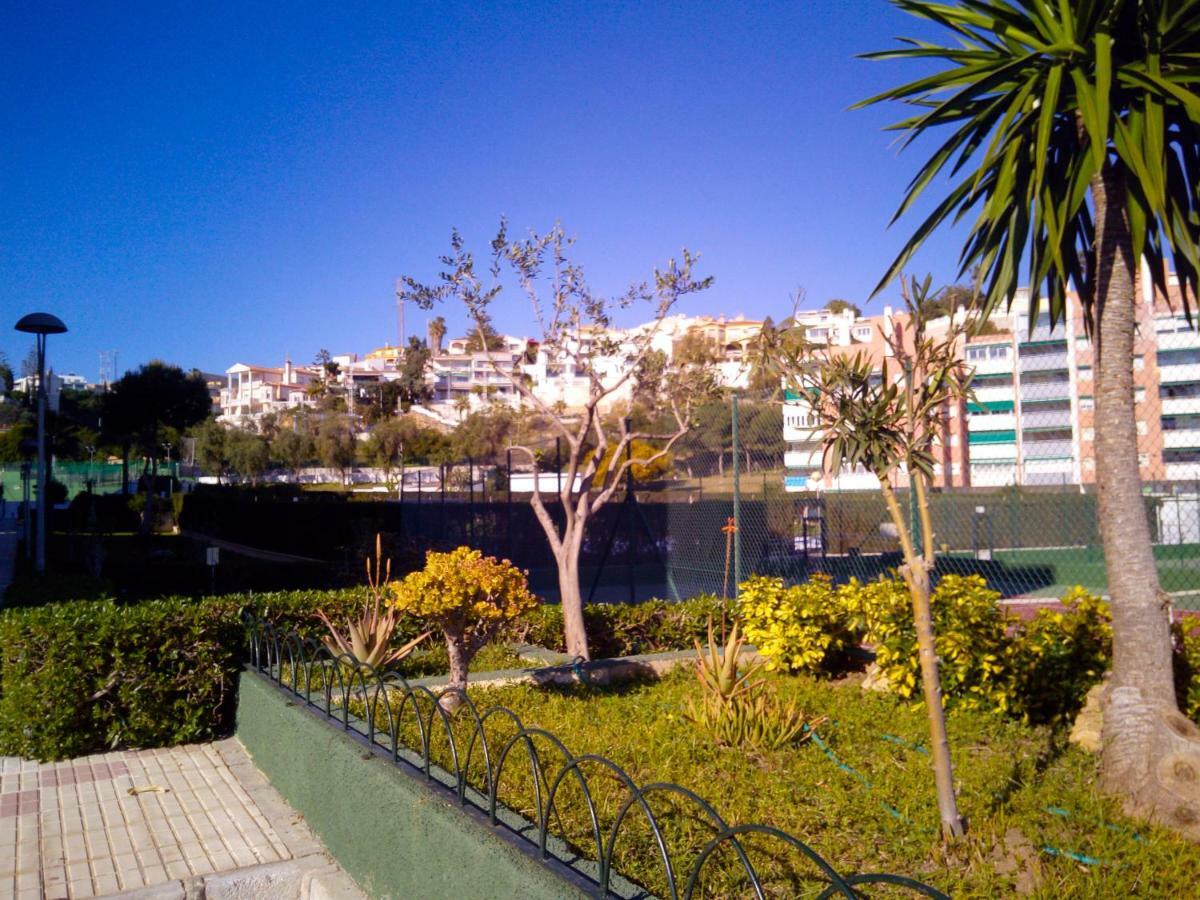 Playa La Cala In Front Of The Beach Free Parking Málaga Eksteriør bilde